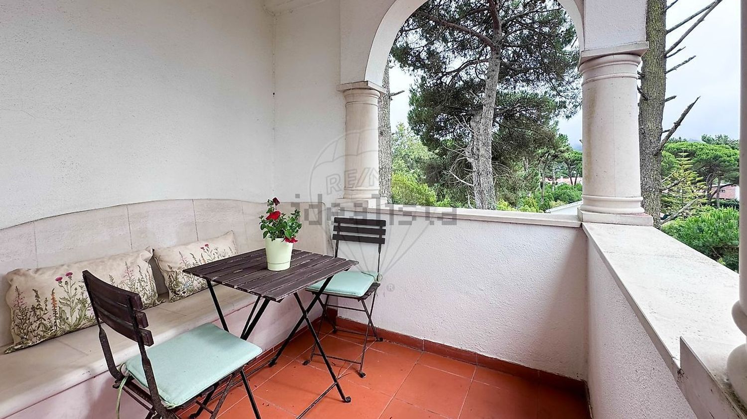 小楼房或独栋别墅出售在Rua da Mofina - 阳台