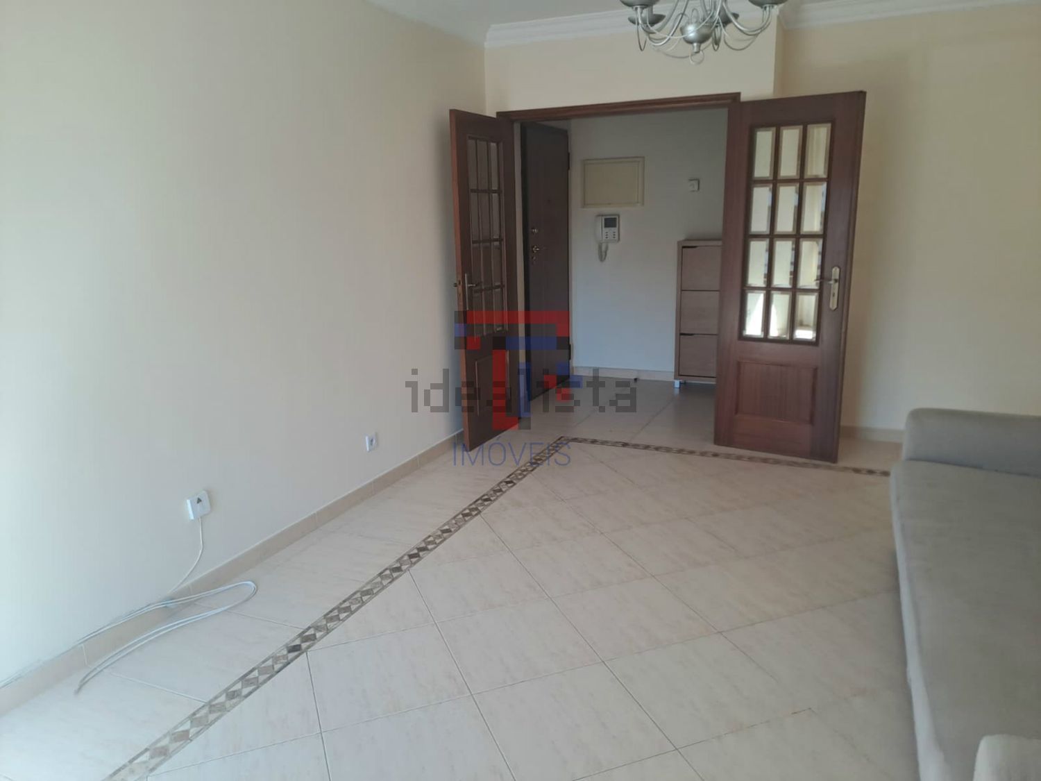 出租公寓 t2在Ramada e Caneças - 过道