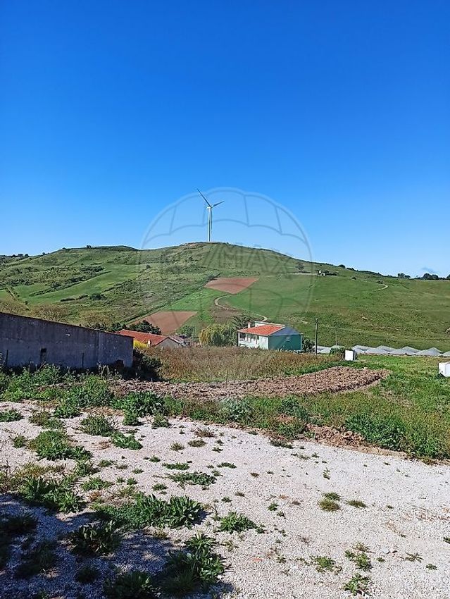 小楼房或独栋别墅出售在Encarnação