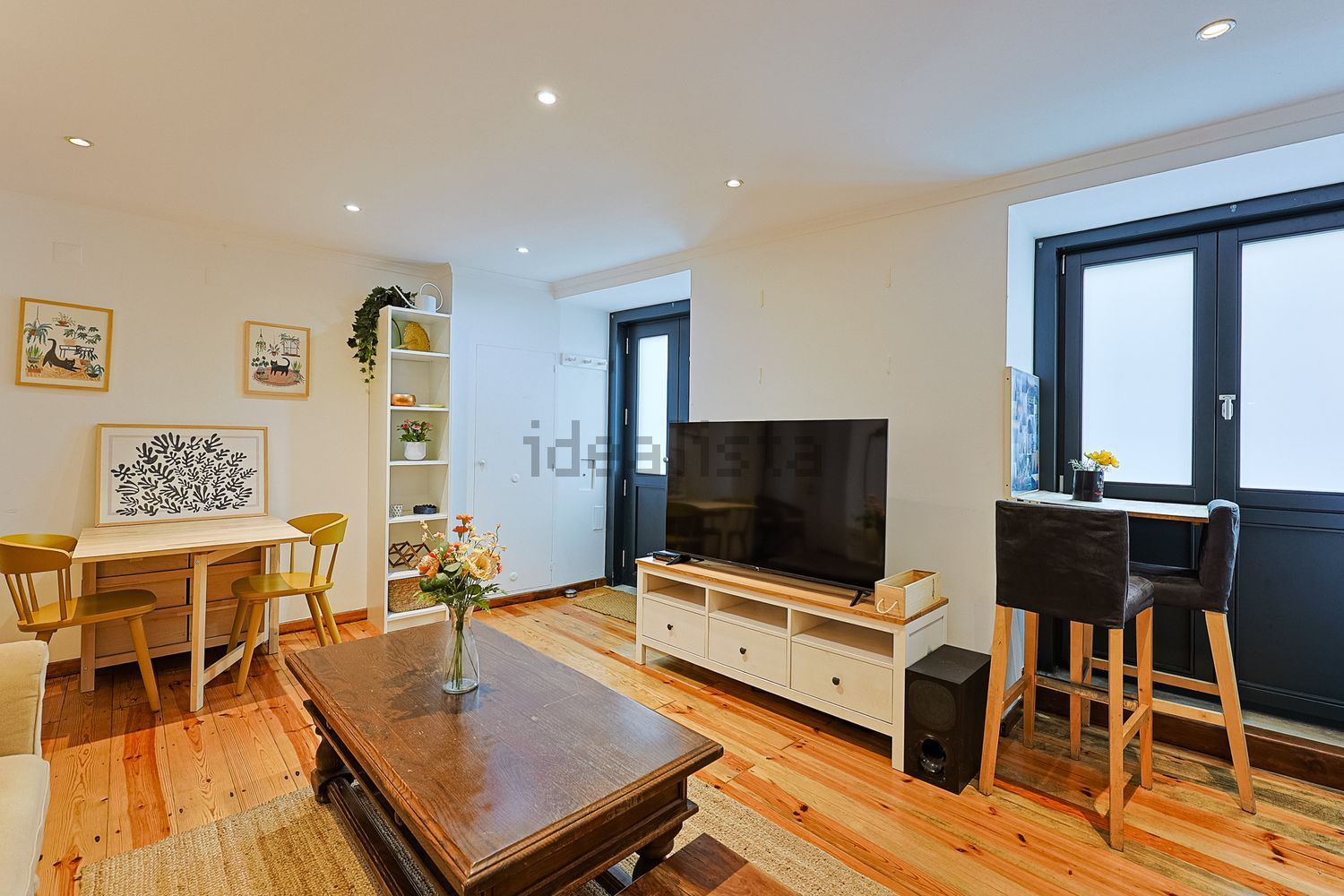 出租公寓 t2在Rua dos Remédios - 客厅