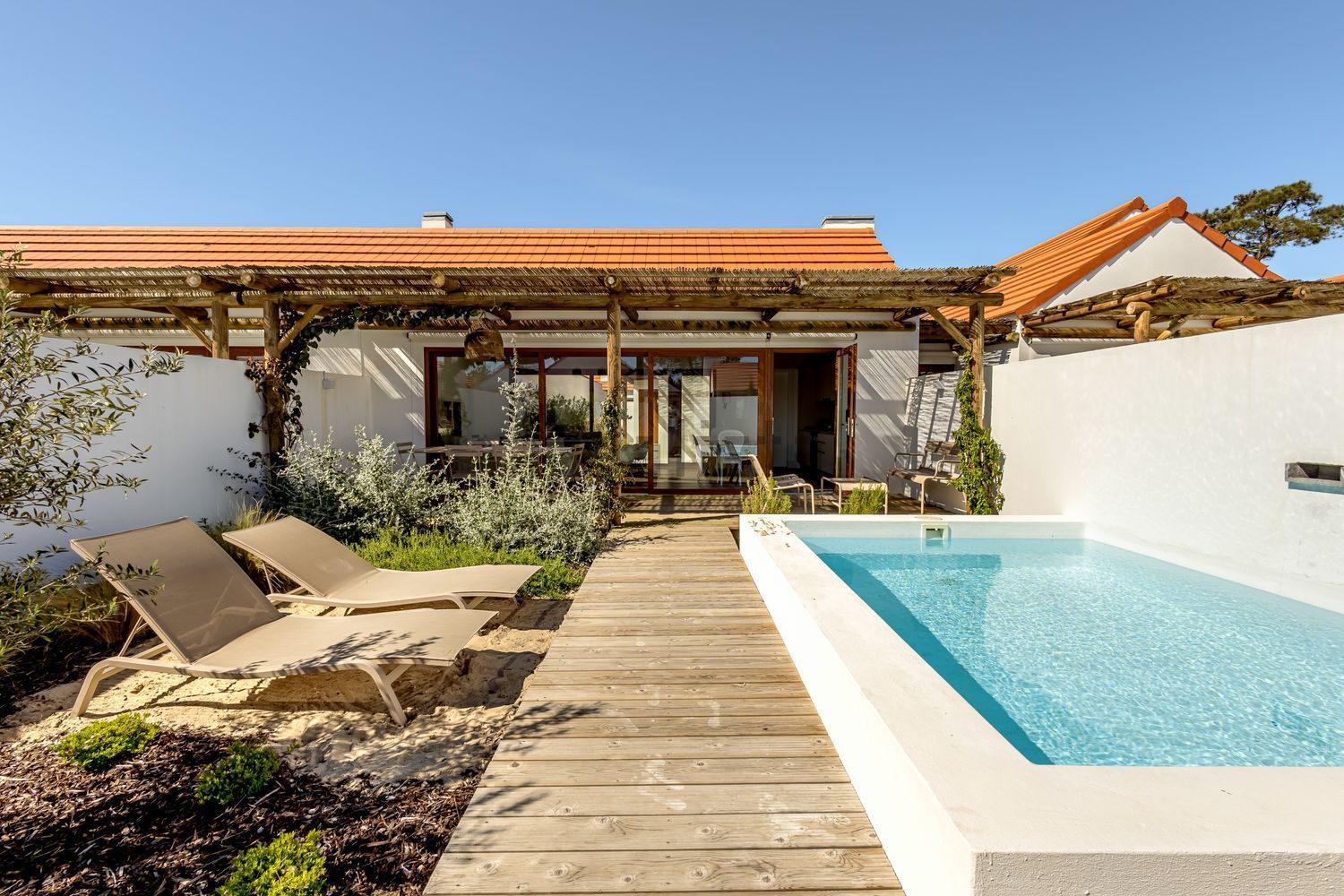 小楼房或独栋别墅出售在Rua das Cegonhas - 游泳池