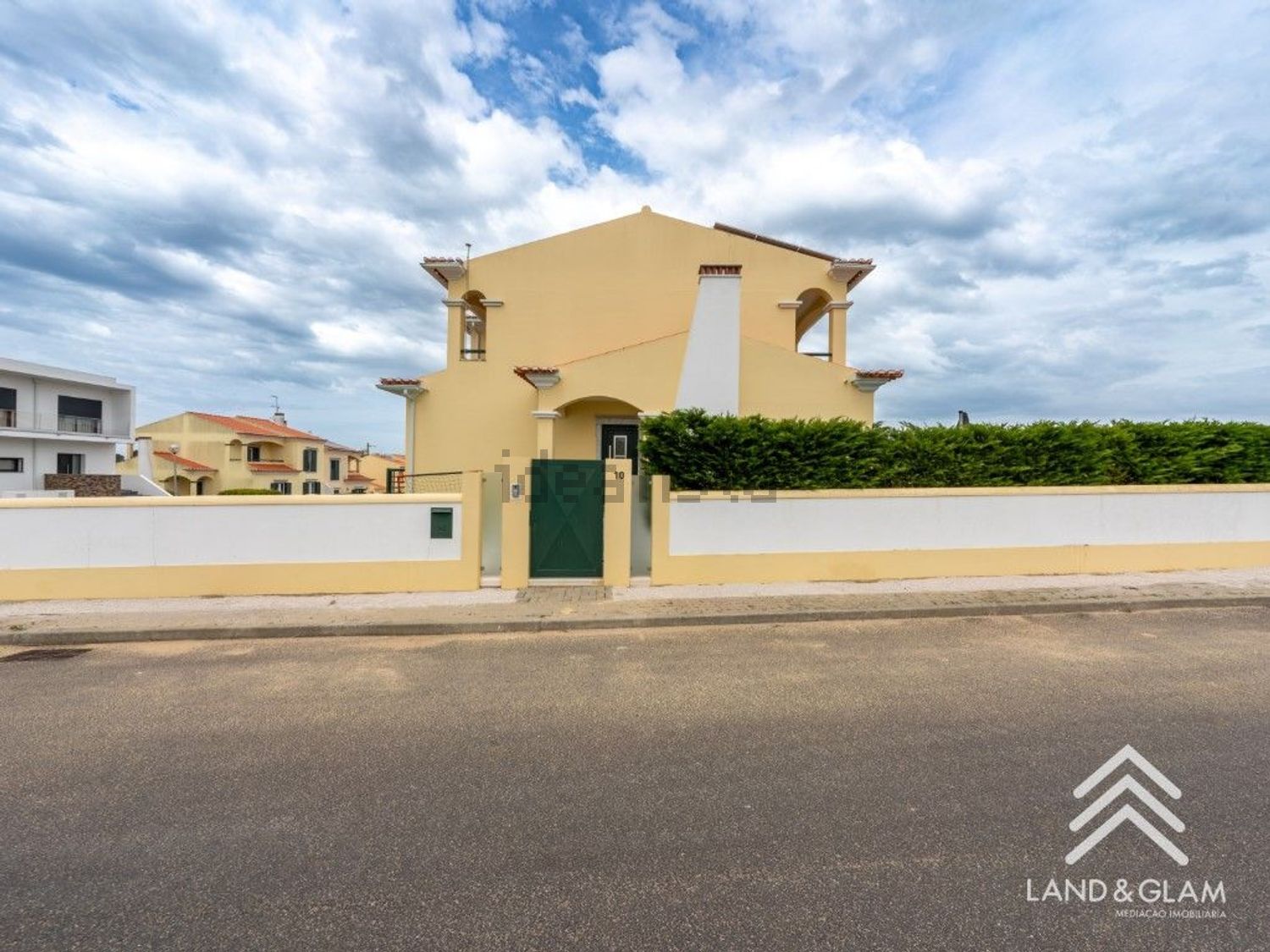 小楼房或独栋别墅出售在Rua das Helenas, 10 - 外立面