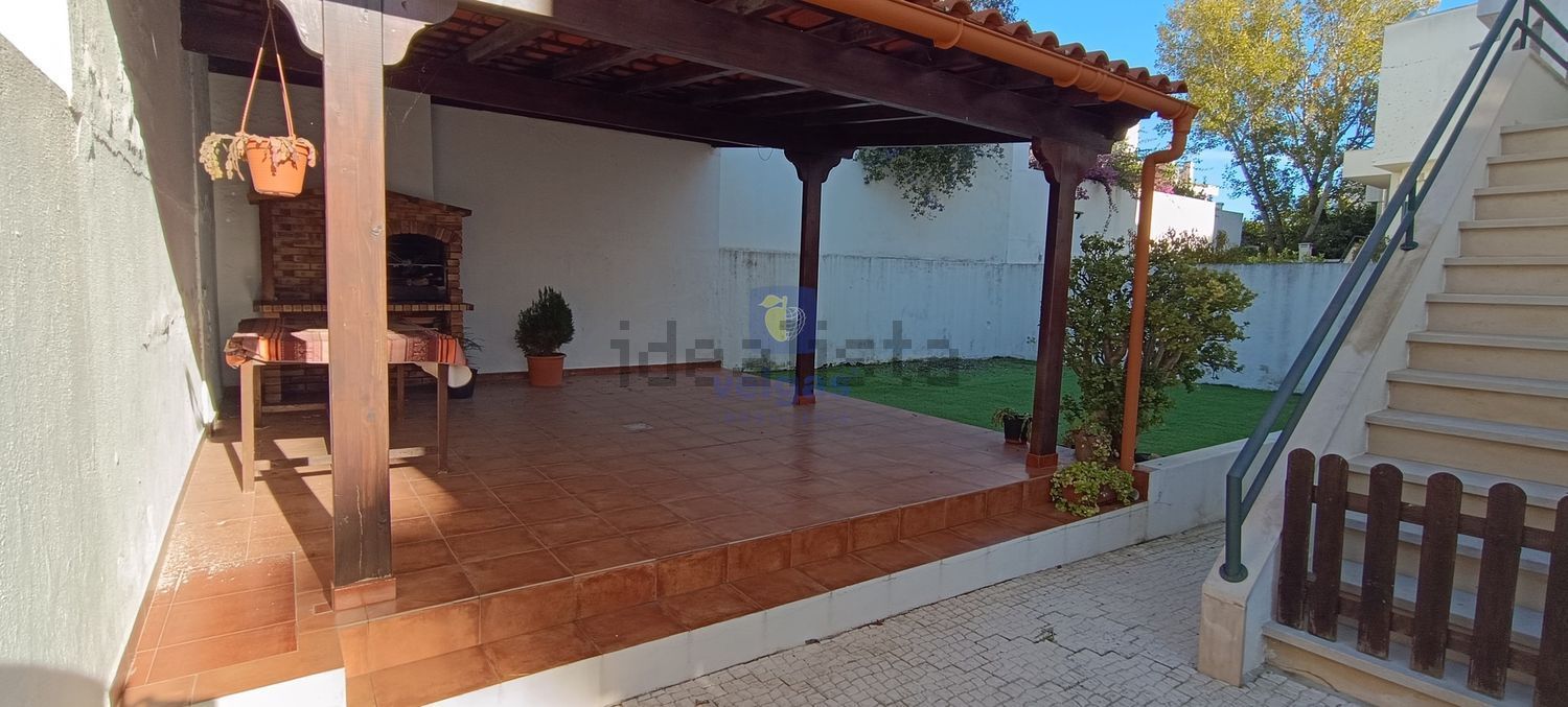 出租小楼房或别墅在Centro - 阳台