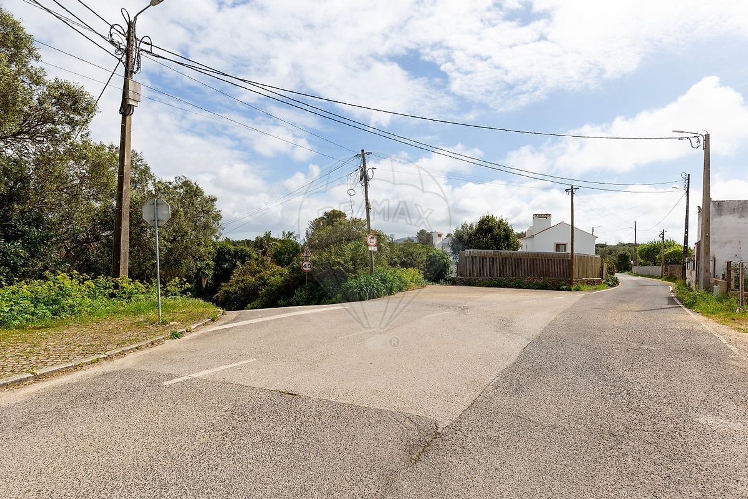 小楼房或独栋别墅出售在Estrada da Moucheira - 外立面