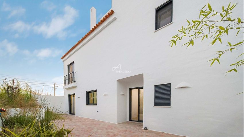 双拼别墅出售在Rua 1º de Maio