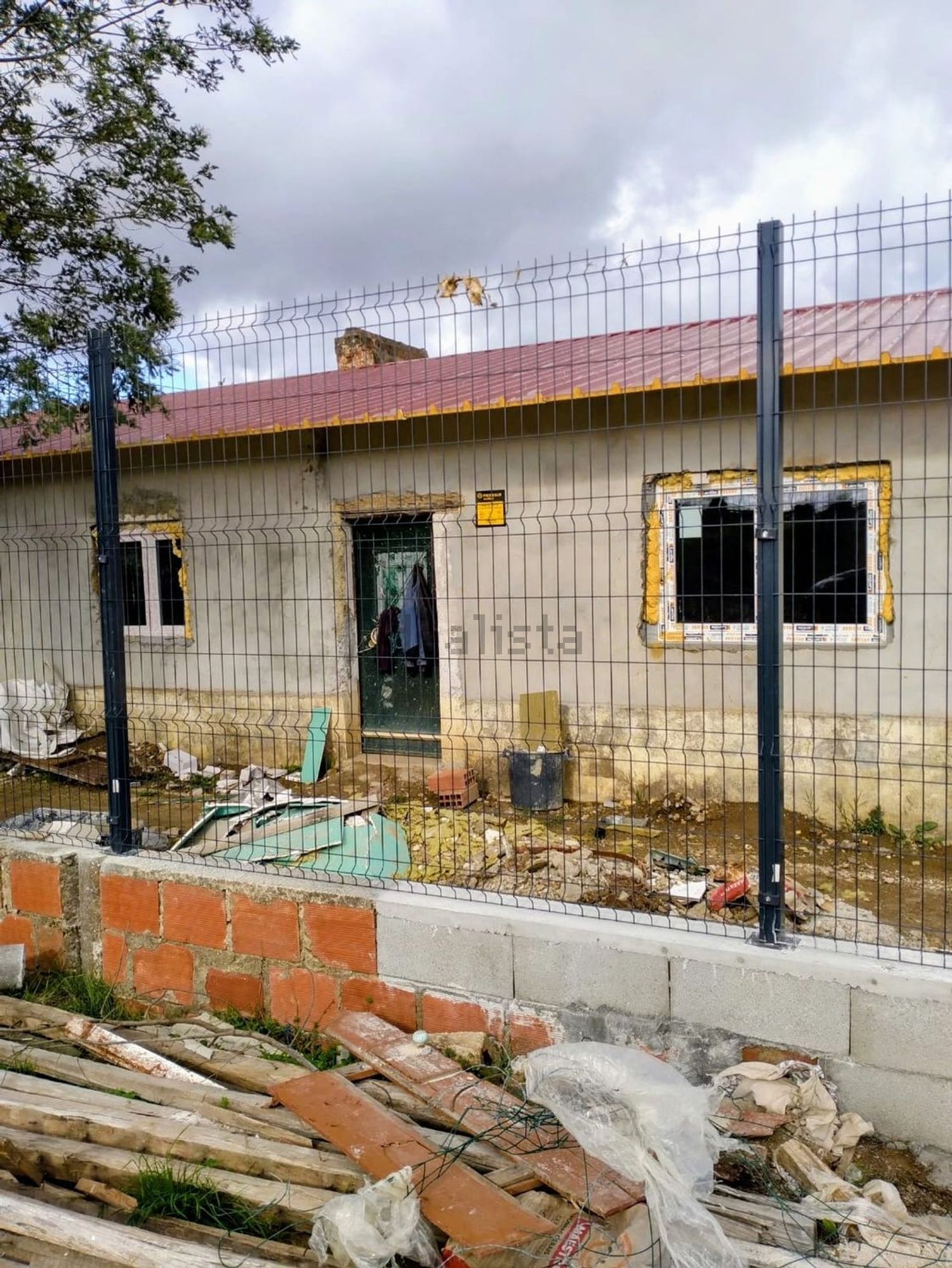 小楼房或独栋别墅出售在Abela - 外立面