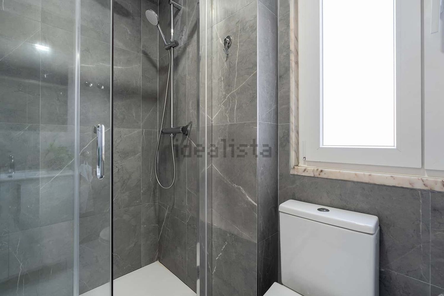 出租房间在Travessa Santo António à Graça, 2 - 卫生间