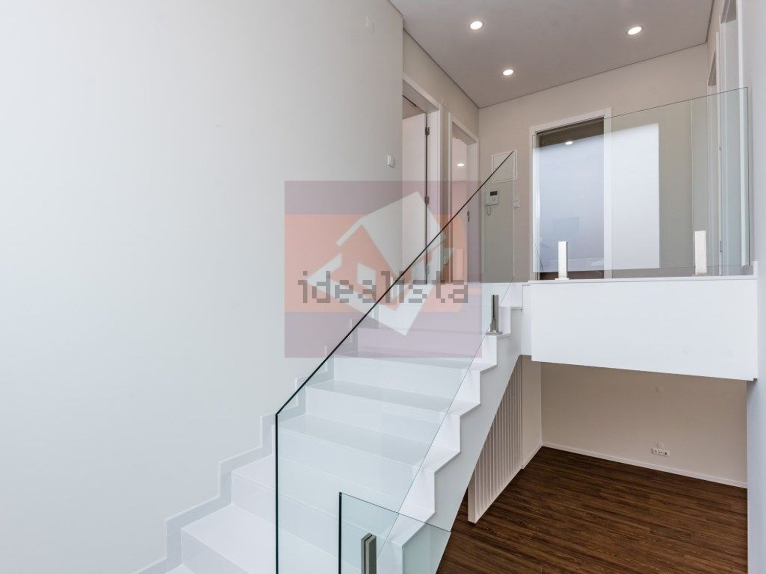 小楼房或独栋别墅出售在Pontinha e Famões - 详情