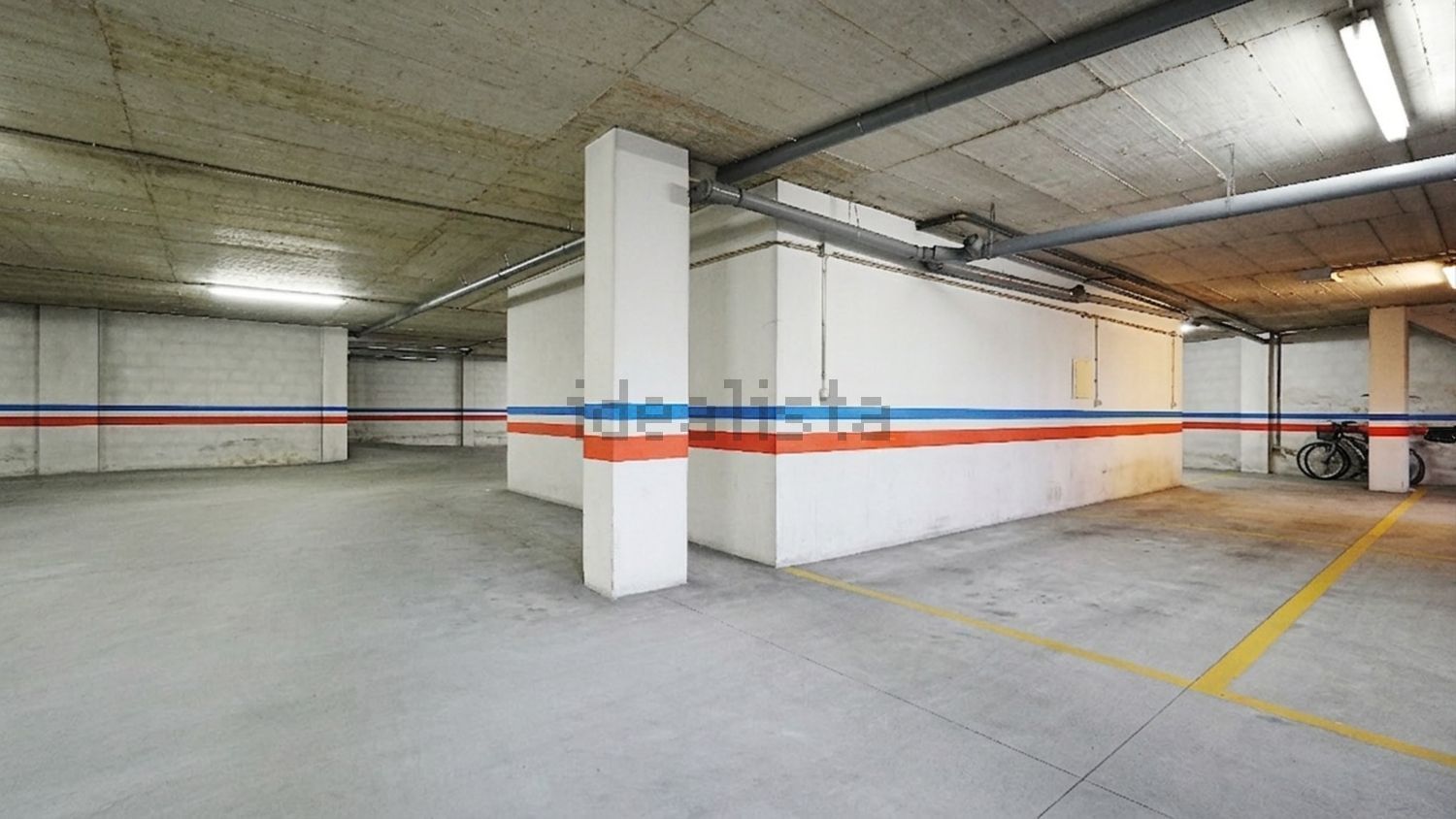 公寓 t3出售在Rua Movimento das Forças Armadas - 停车位