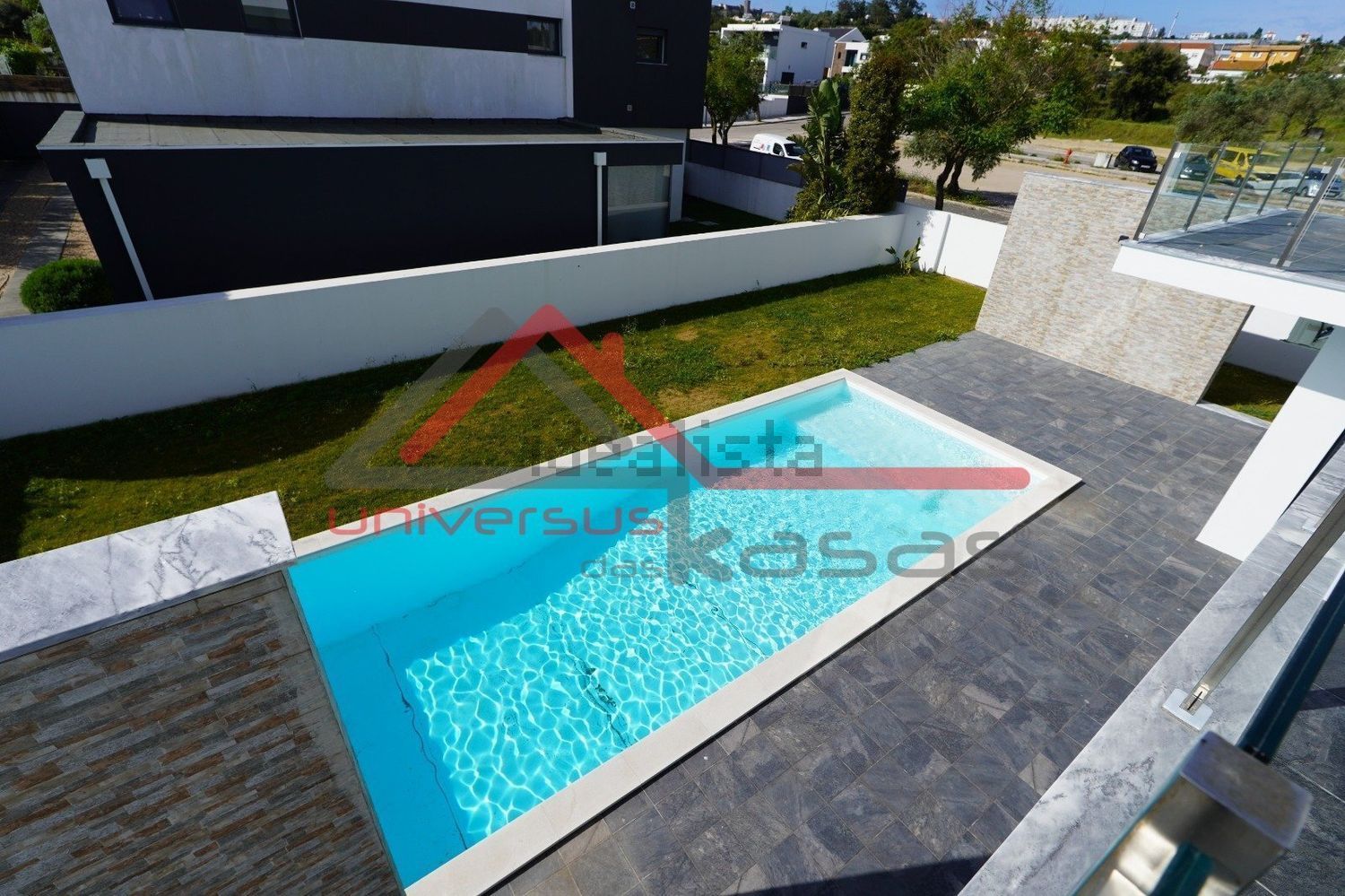 小楼房或独栋别墅出售在Travessa Joaquim Fernandes Chula - 游泳池