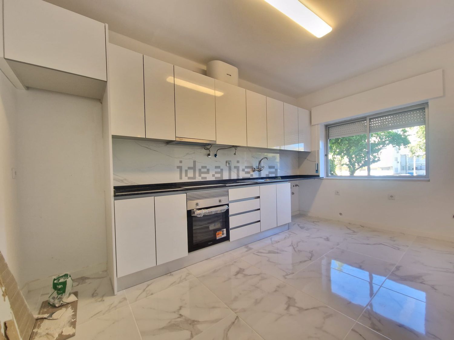 出租公寓 t3在Rua Movimento das Forças Armadas s/n - 厨房