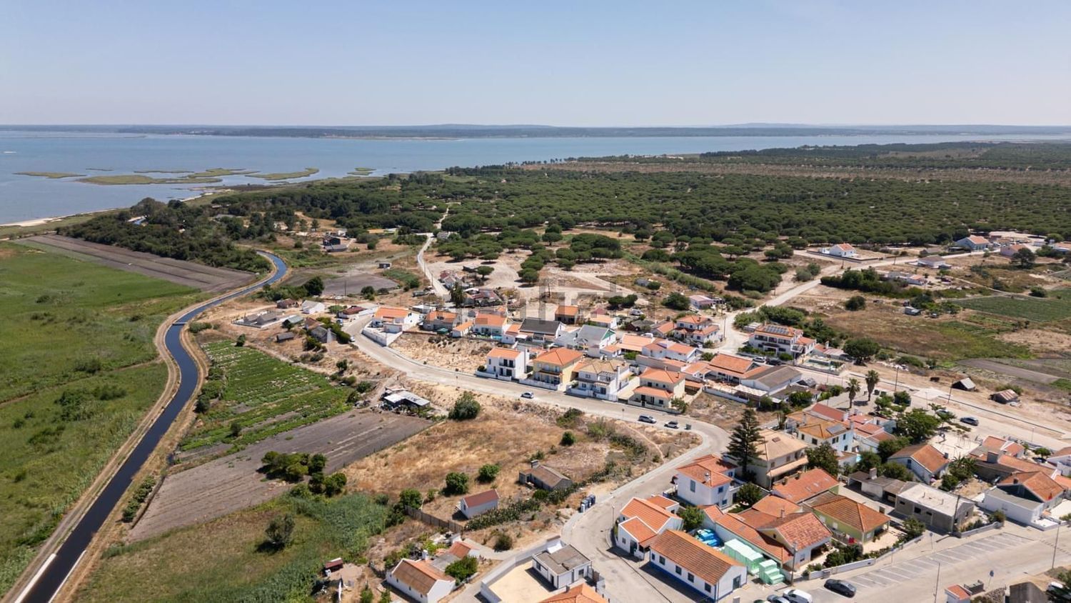 小楼房或独栋别墅出售在Estrada Sem Nome - 视线