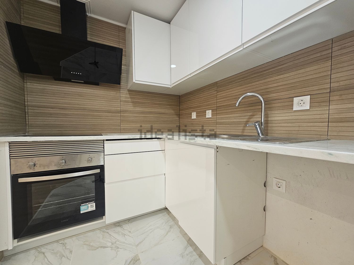 公寓 t2出售在Rua Luís de Camões, 6 - 厨房