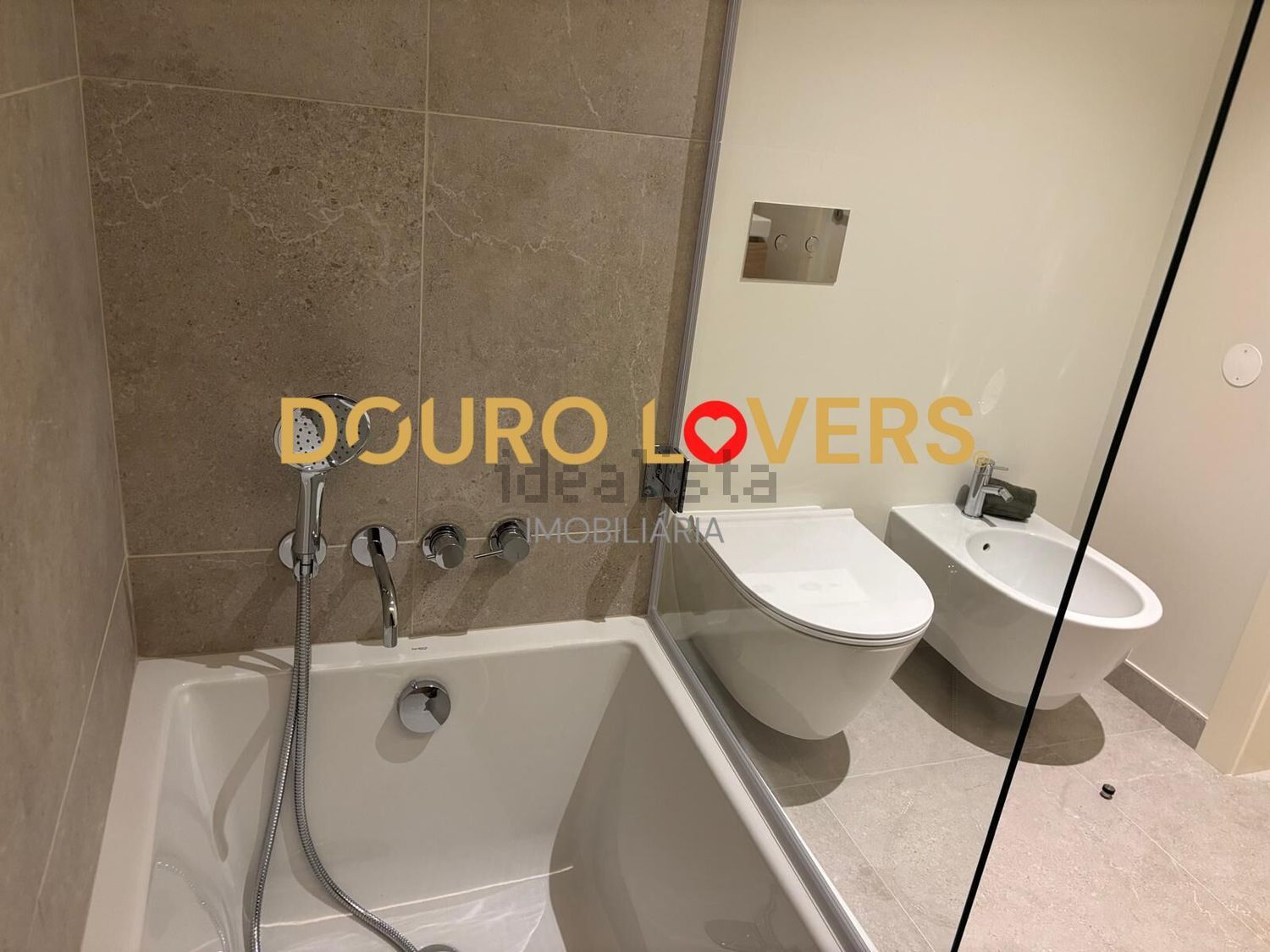 出租公寓 t1在Avenida Álvaro Cunhal - 卫生间