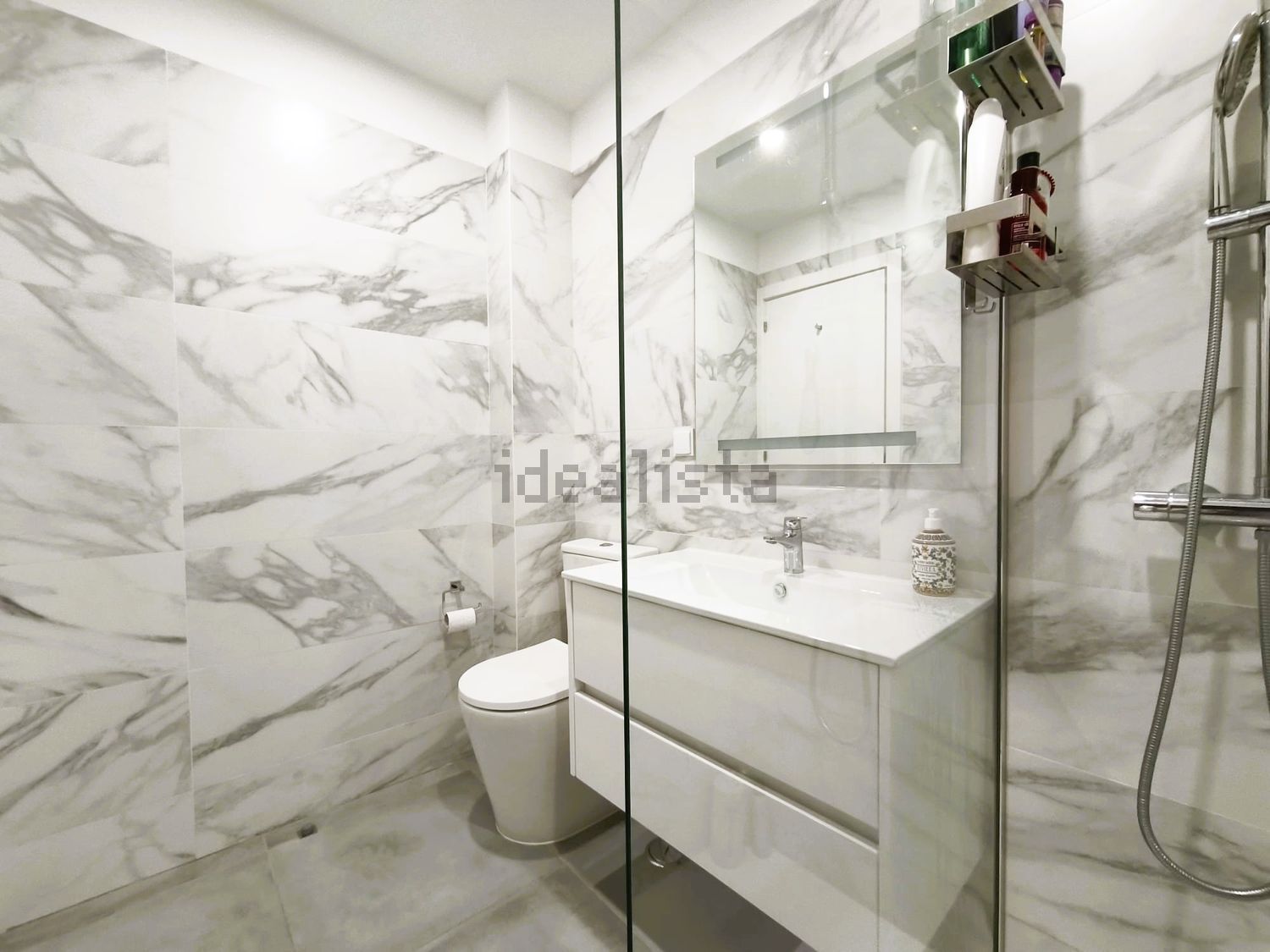 公寓 t2出售在Rua Almeida Garrett - 卫生间