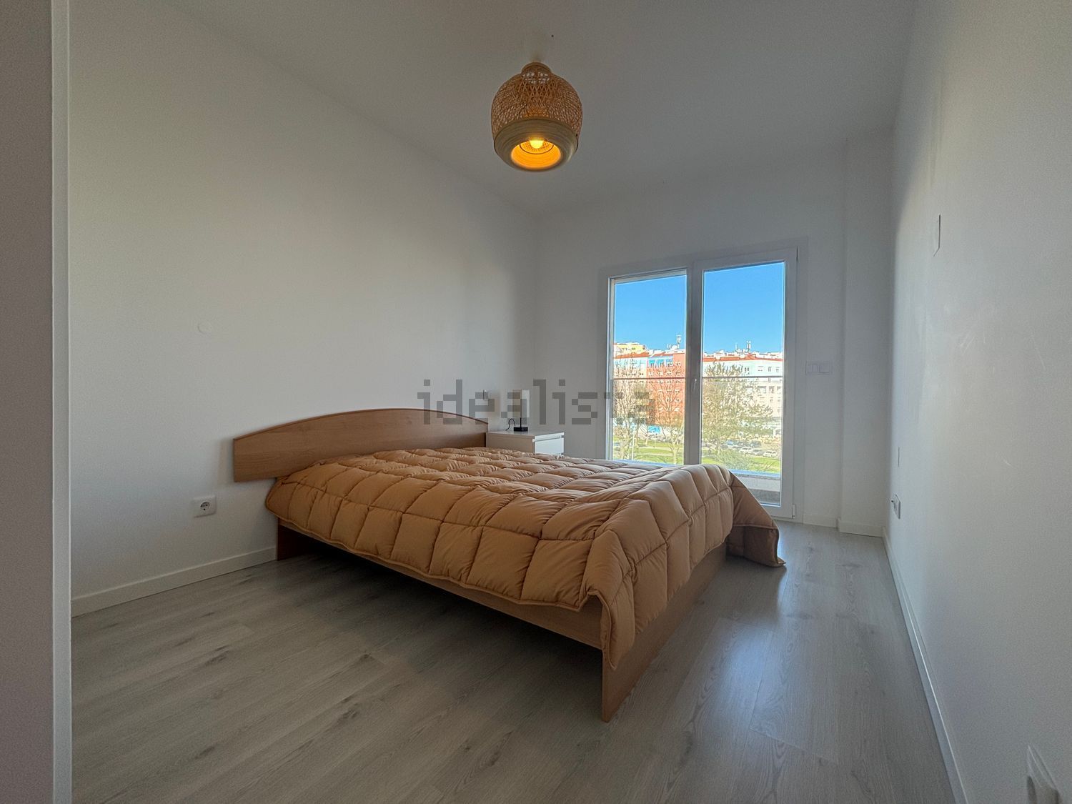 出租房间在Rua Natália Correia, 8 - 卧室