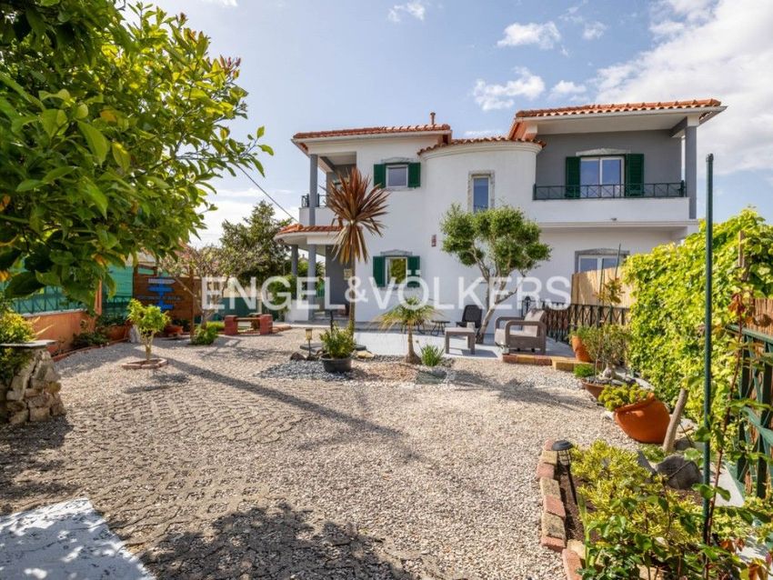 小楼房或独栋别墅出售在Caparica e Trafaria