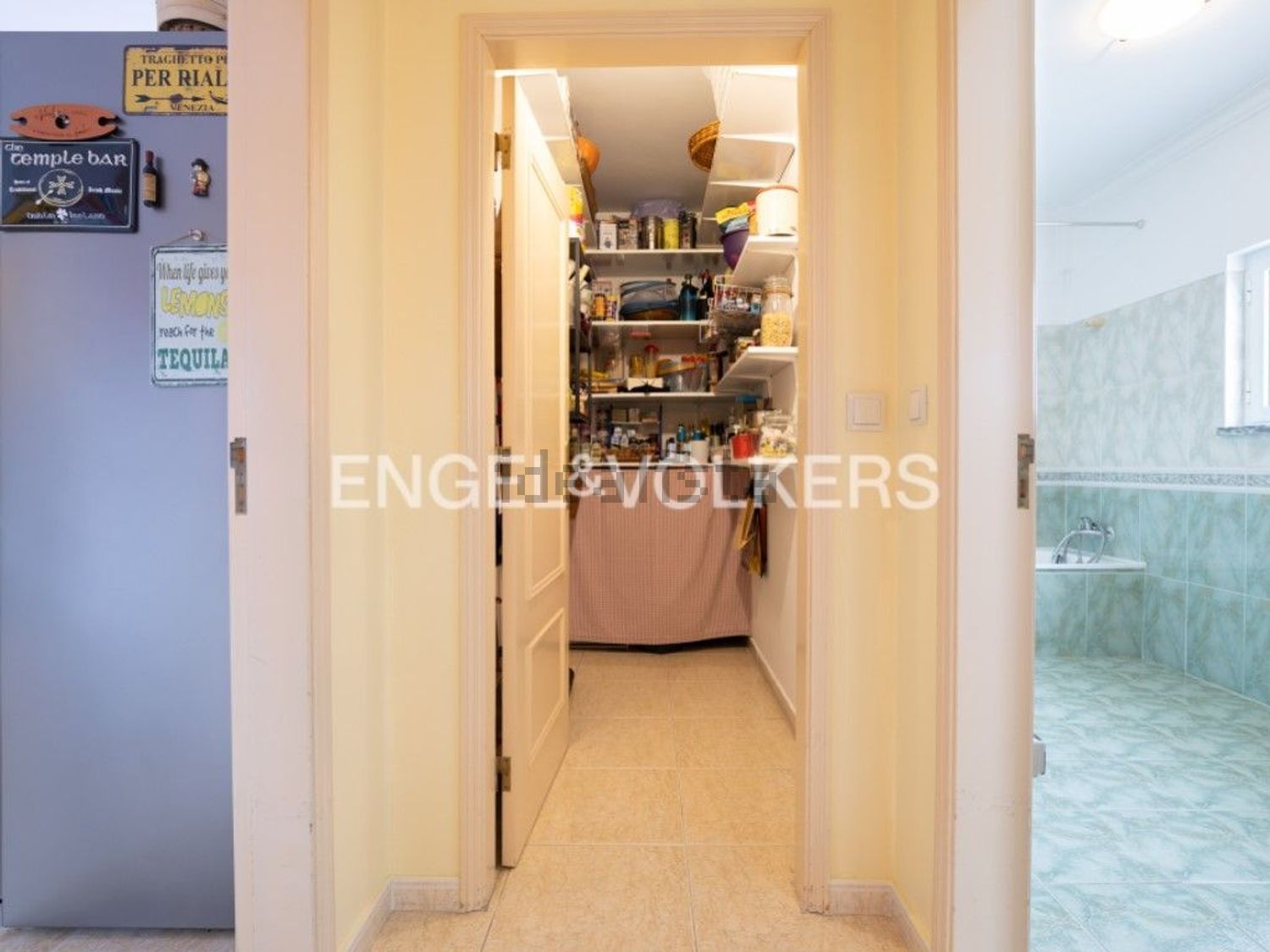 小楼房或独栋别墅出售在Caparica e Trafaria - 试衣间