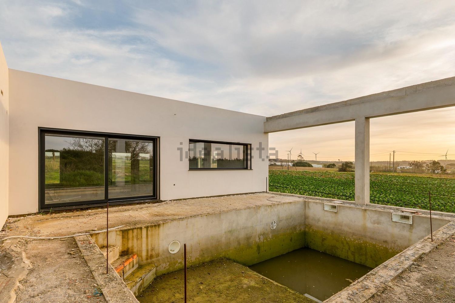 小楼房或独栋别墅出售在São Bartolomeu dos Galegos e Moledo - 外立面