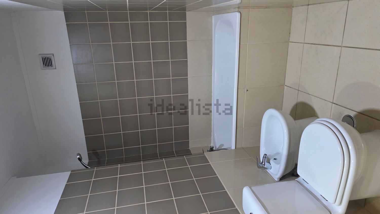 出租公寓 t1在Rua Martin Luther King, 10 - 卫生间