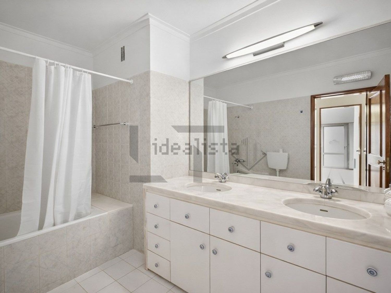 出租公寓 t2在Rua Leopoldo de Almeida, 7 b - 卫生间