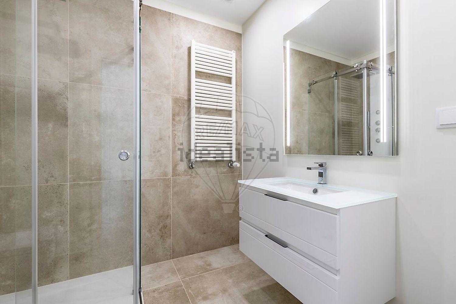 公寓 t3出售在Rua José do Pisão - 卫生间