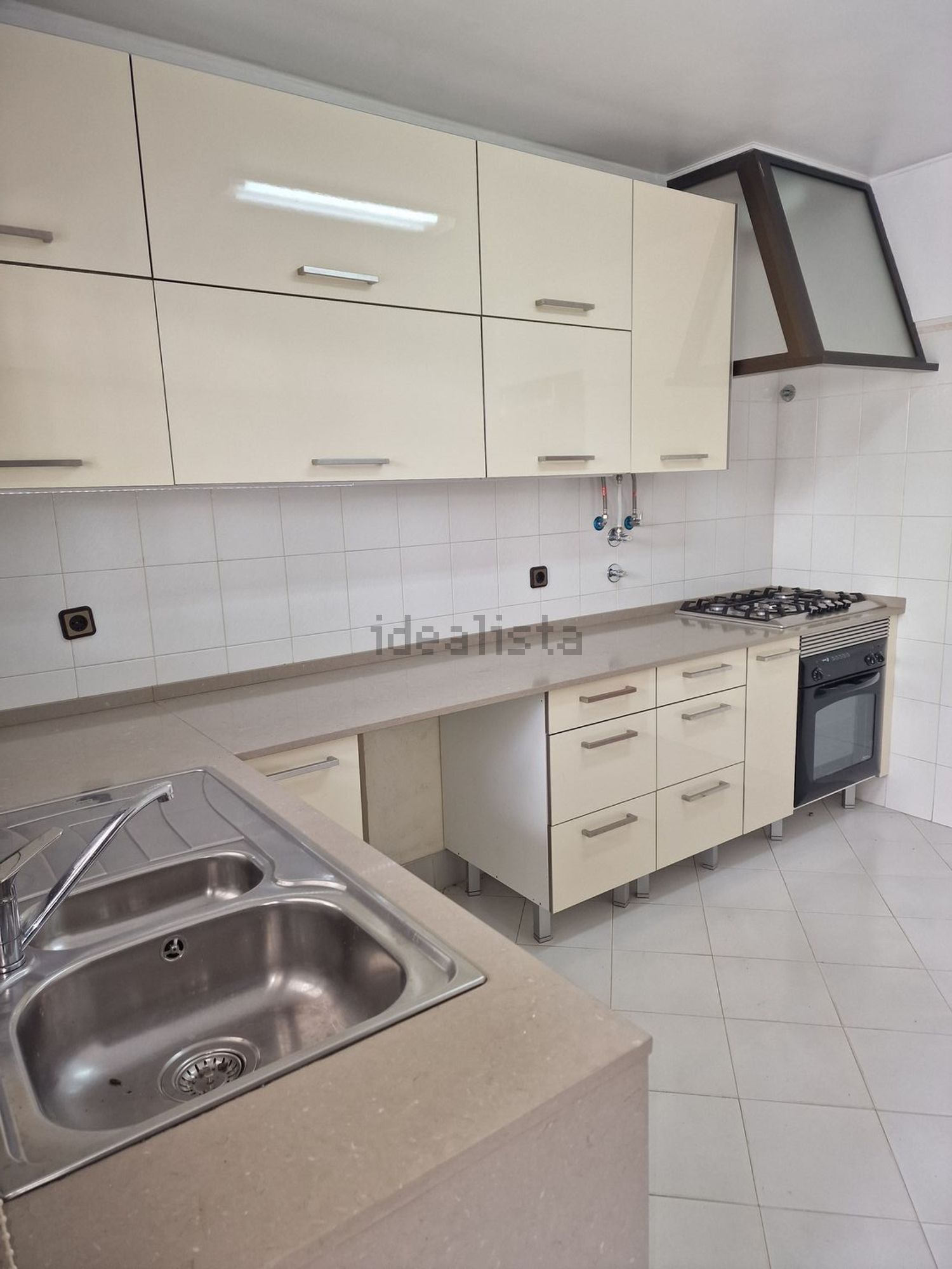 双拼别墅出售在Rua Fernando Namora, 6 - 厨房