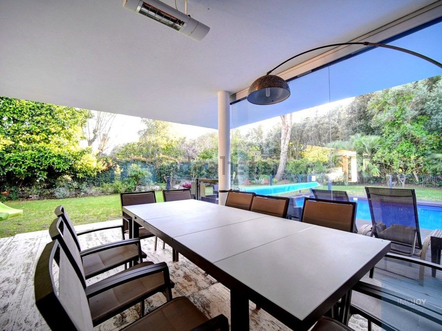 出租小楼房或独栋别墅在Rua Mato da Mina, 41 - 阳台