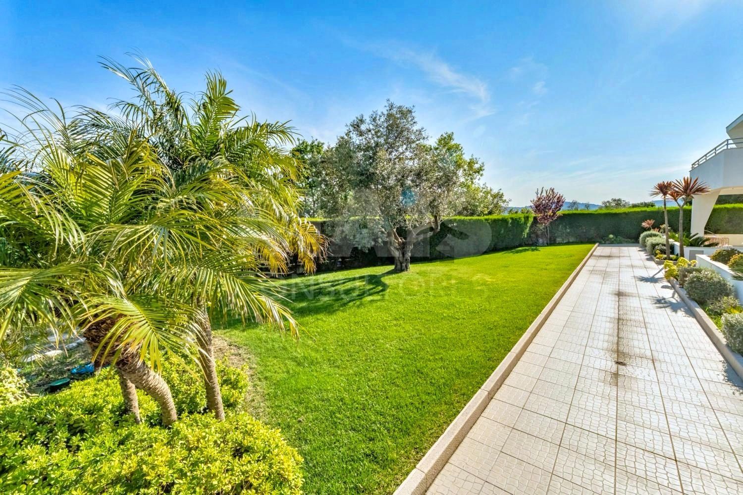 公寓 t4出售在Rua Alexandre Herculano - 花园