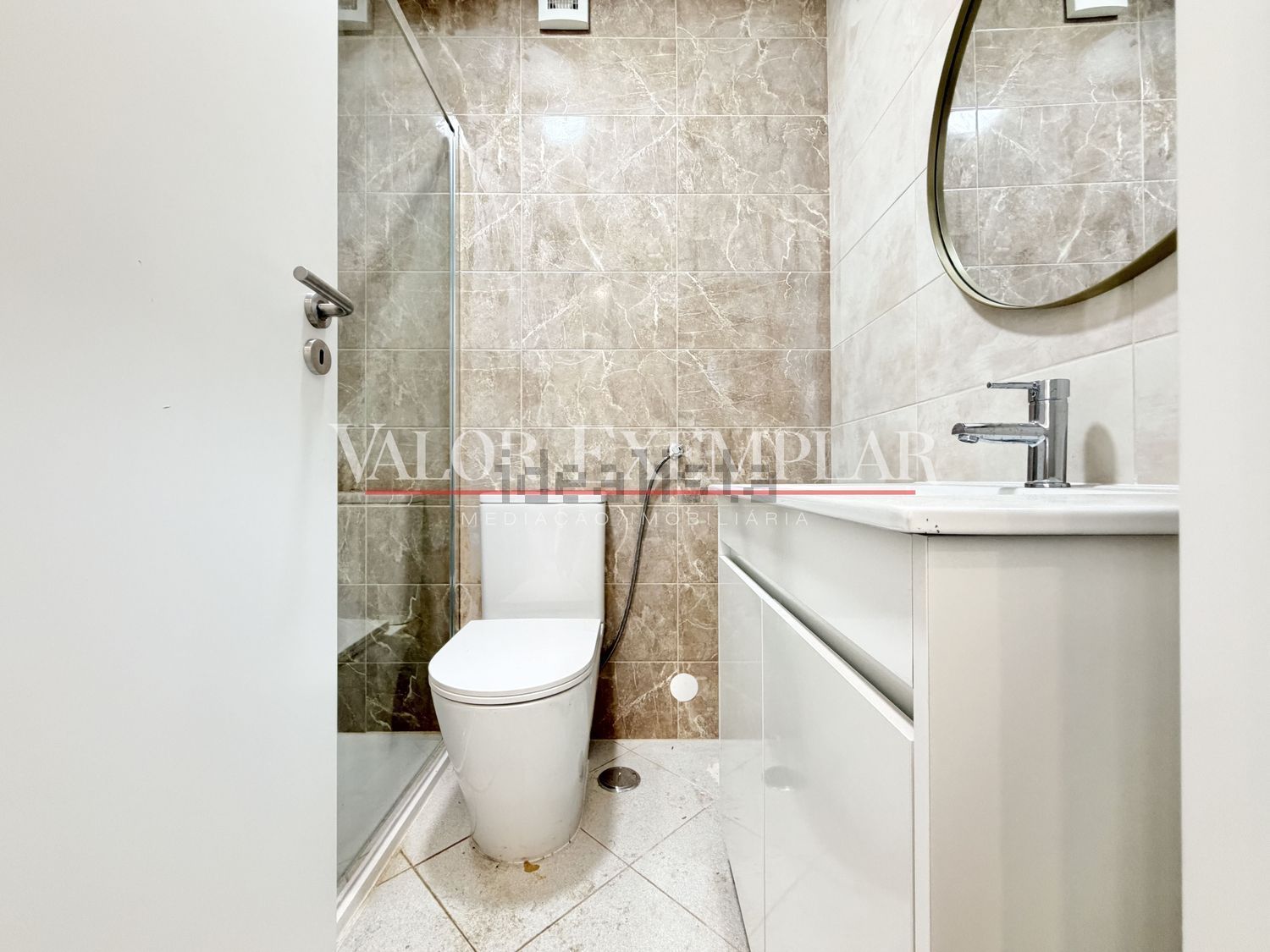 公寓 t2出售在Centro da Amadora - 卫生间