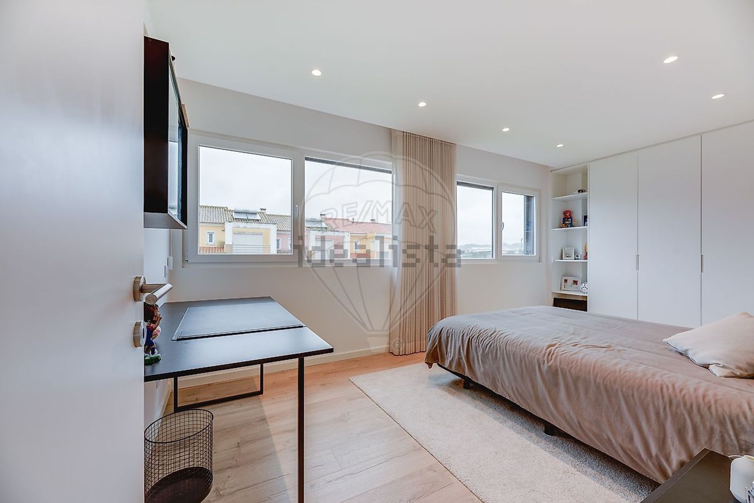 小楼房或独栋别墅出售在Rua Mato Moreira - 卧室