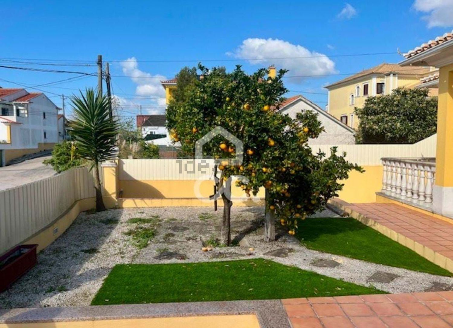 小楼房或独栋别墅出售在Milharado - 花园