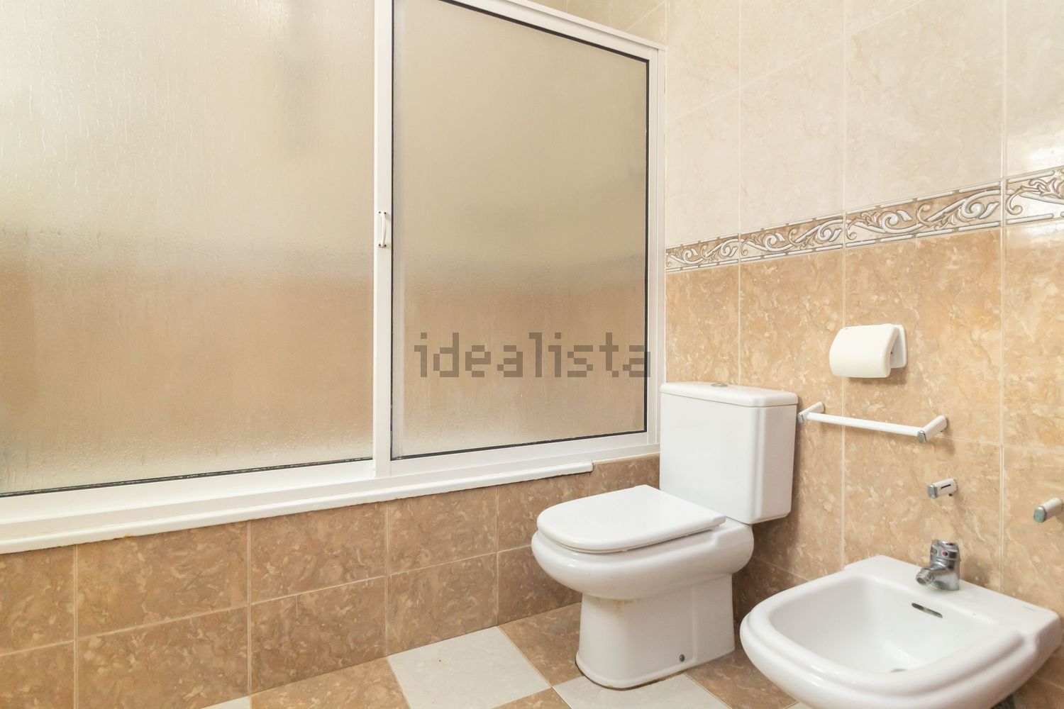 小楼房或独栋别墅出售在Avenida Padre Nabeto - 卫生间