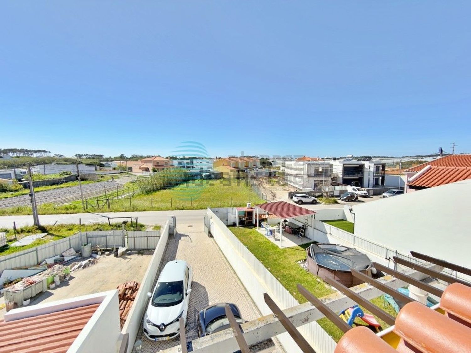 小楼房或独栋别墅出售在Rua 1° de Maio, 3 - 视线