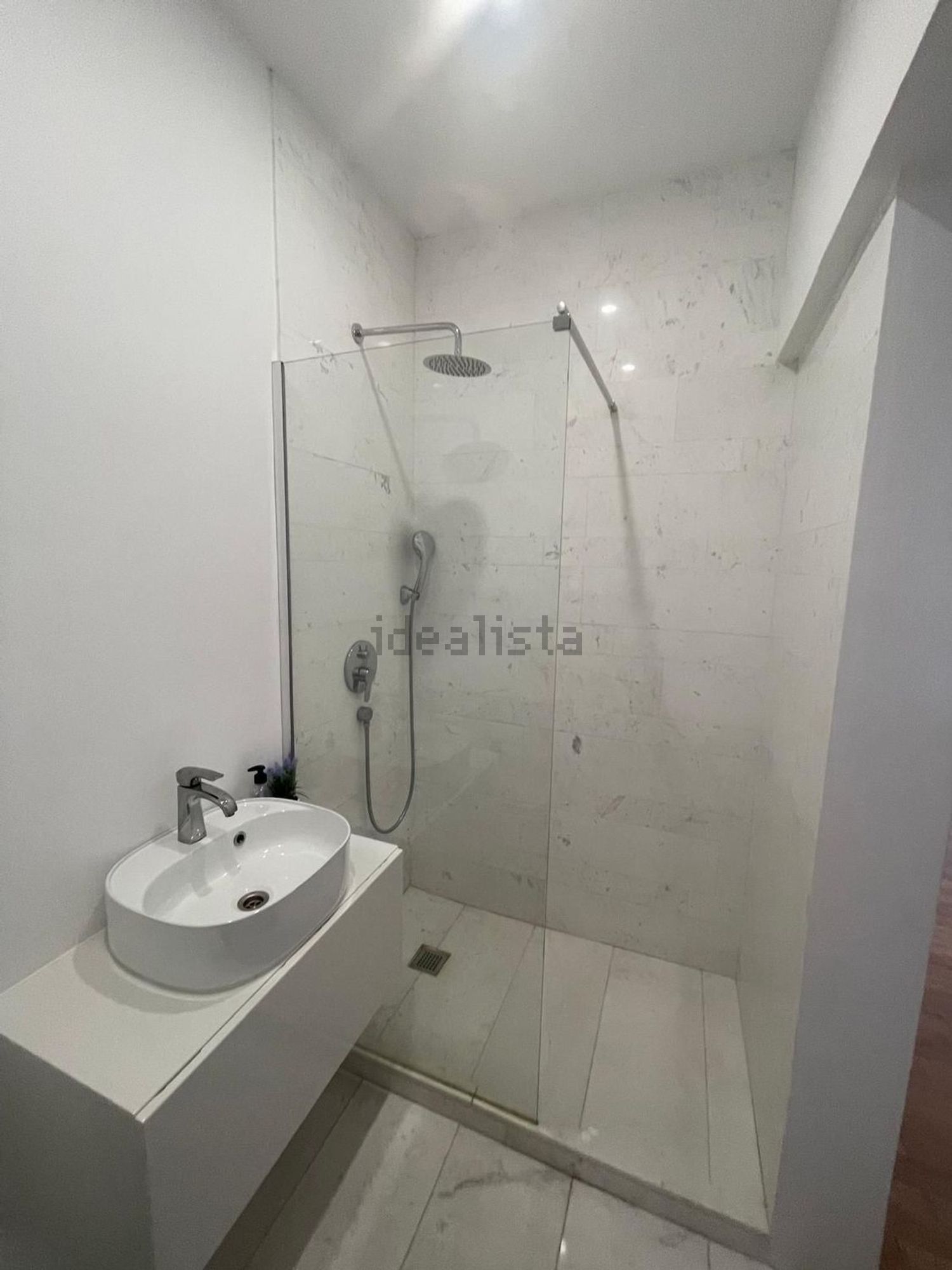 出租公寓 t2在Avenida Conselheiro Barjona de Freitas, 9 - 卫生间