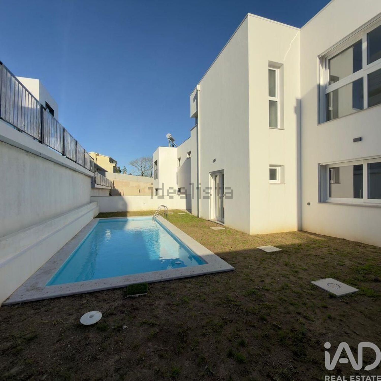 出租小楼房或独栋别墅在Albarraque - 游泳池