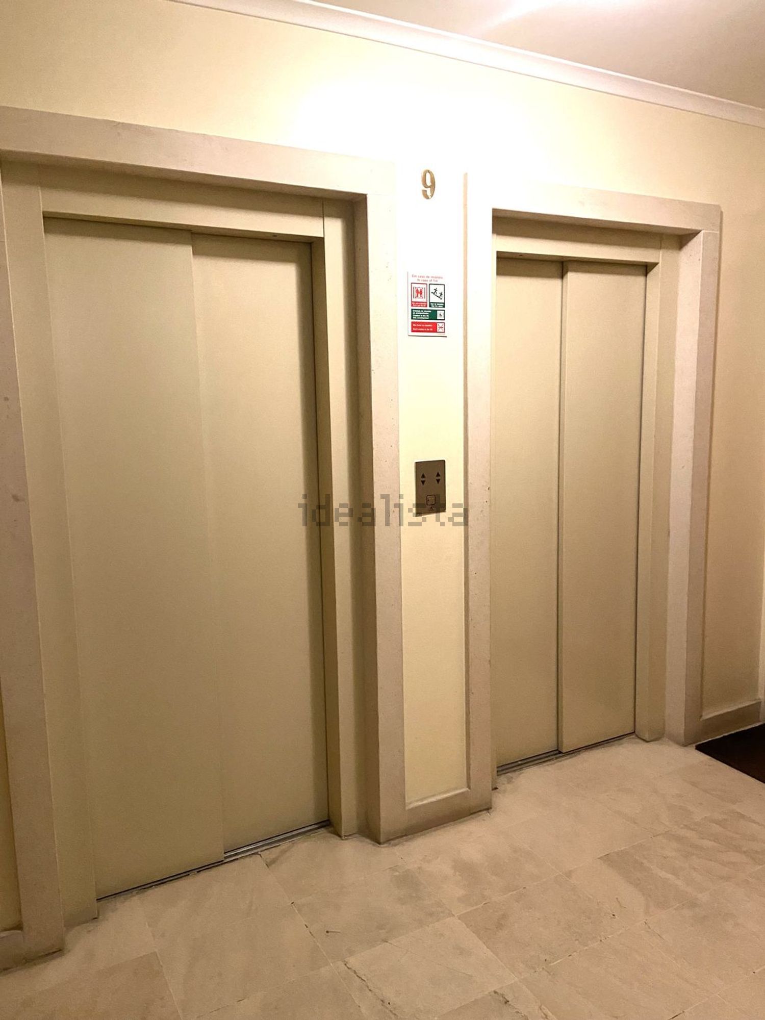 出租公寓 t2在Avenida Edmundo Lima Basto, 7 n - 电梯