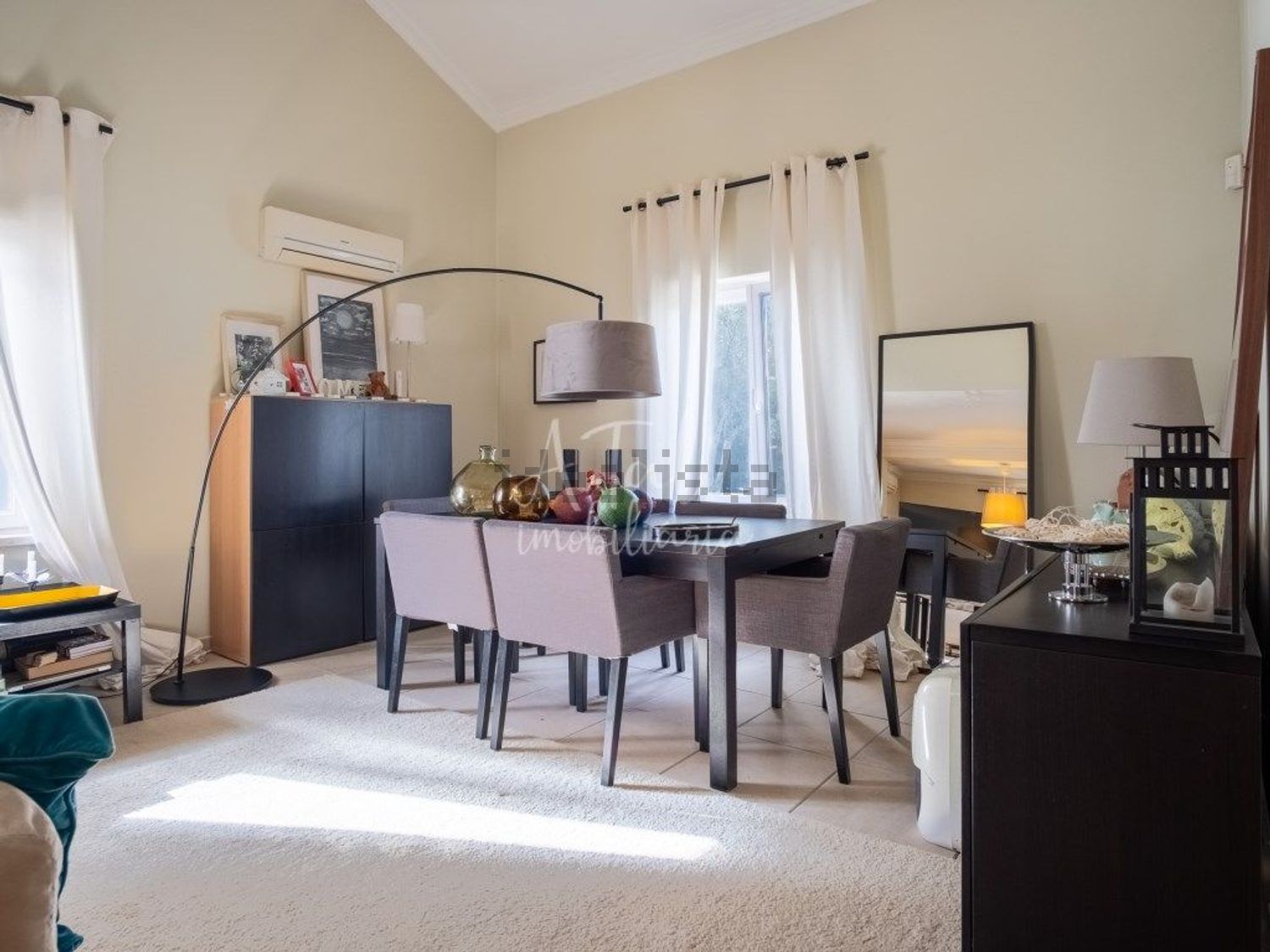 小楼房或独栋别墅出售在Vale de Choupos - Choilo - Galeotas - 客厅