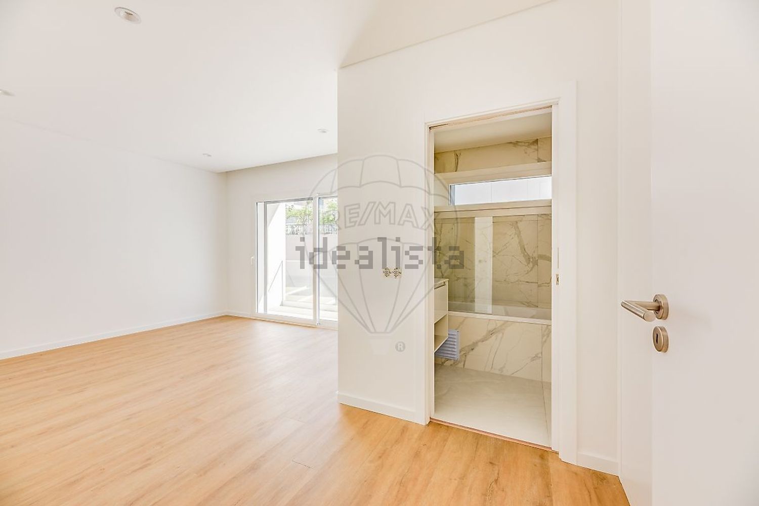 小楼房或独栋别墅出售在Rua da Cruzinha - 试衣间