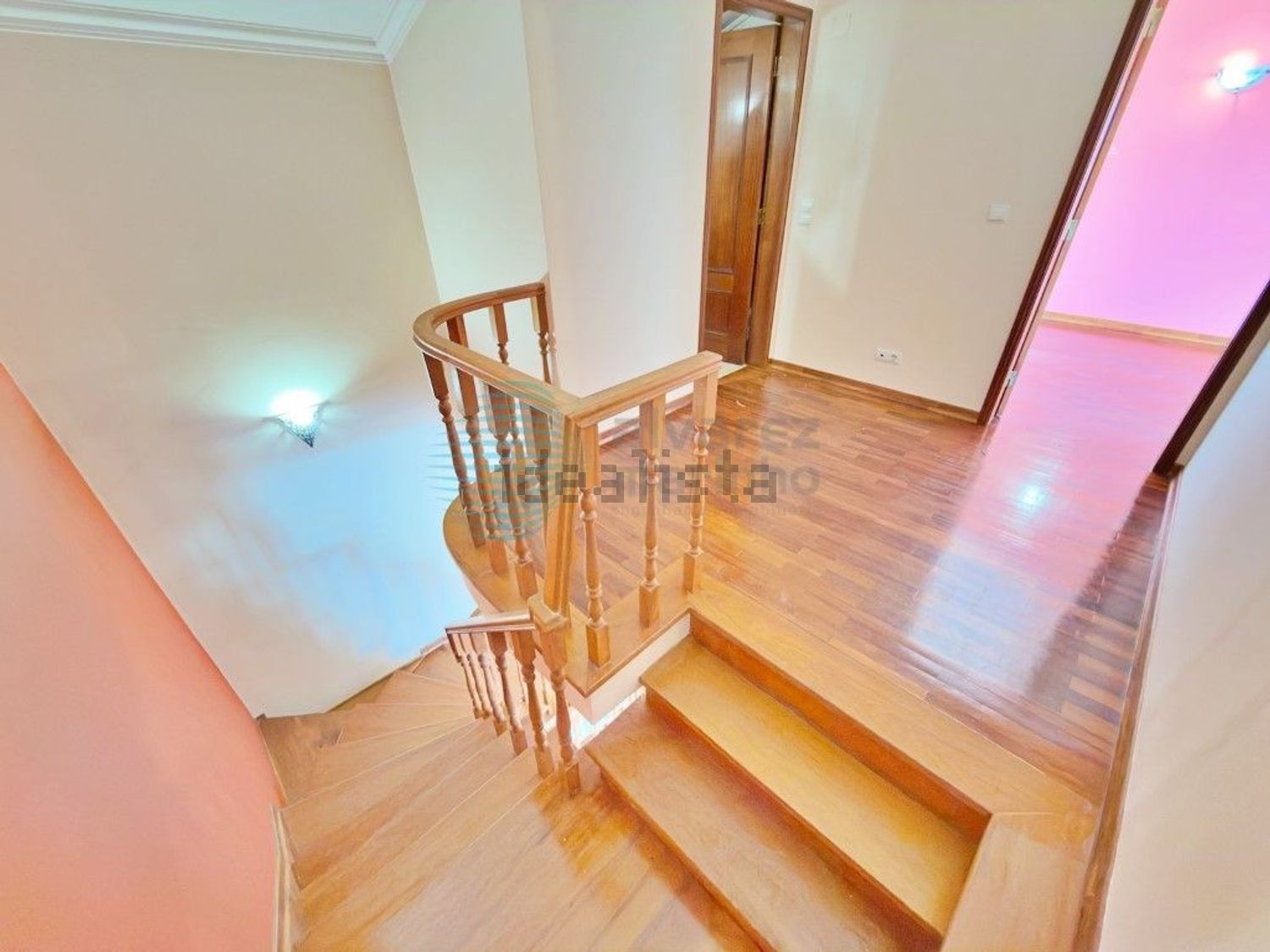 小楼房或独栋别墅出售在Rua 1° de Maio, 3 - 详情