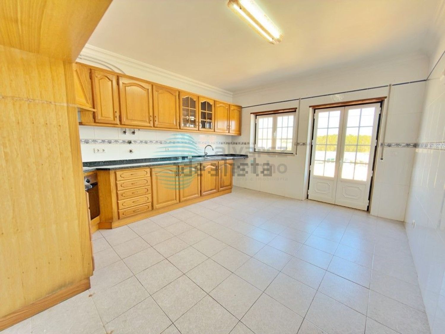 小楼房或独栋别墅出售在Rua 1° de Maio, 3 - 厨房