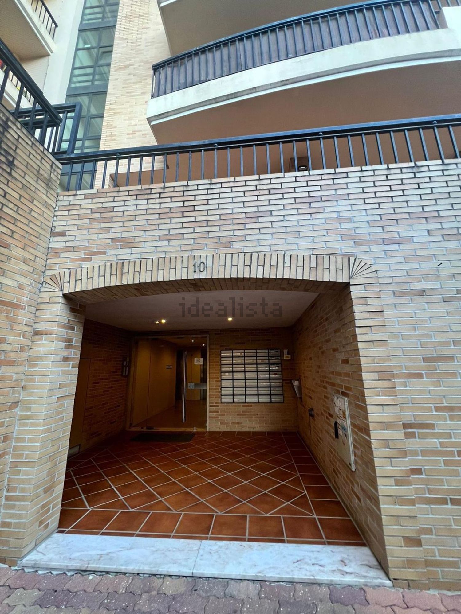 出租房间在Avenida Infante Dom Henrique, 10 - 入口 / 出口