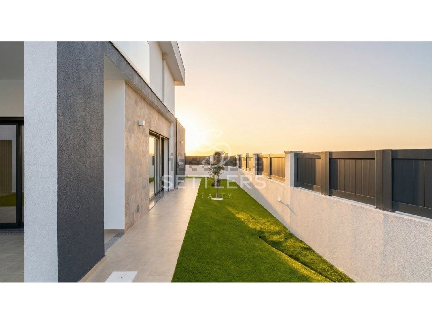 双拼别墅出售在Porto Salvo - 过道