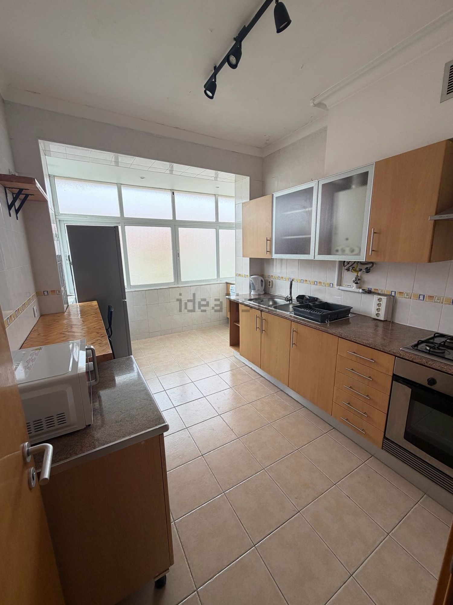 出租房间在Estrada Nacional 11-1 203c BaixadaBanheira - 厨房