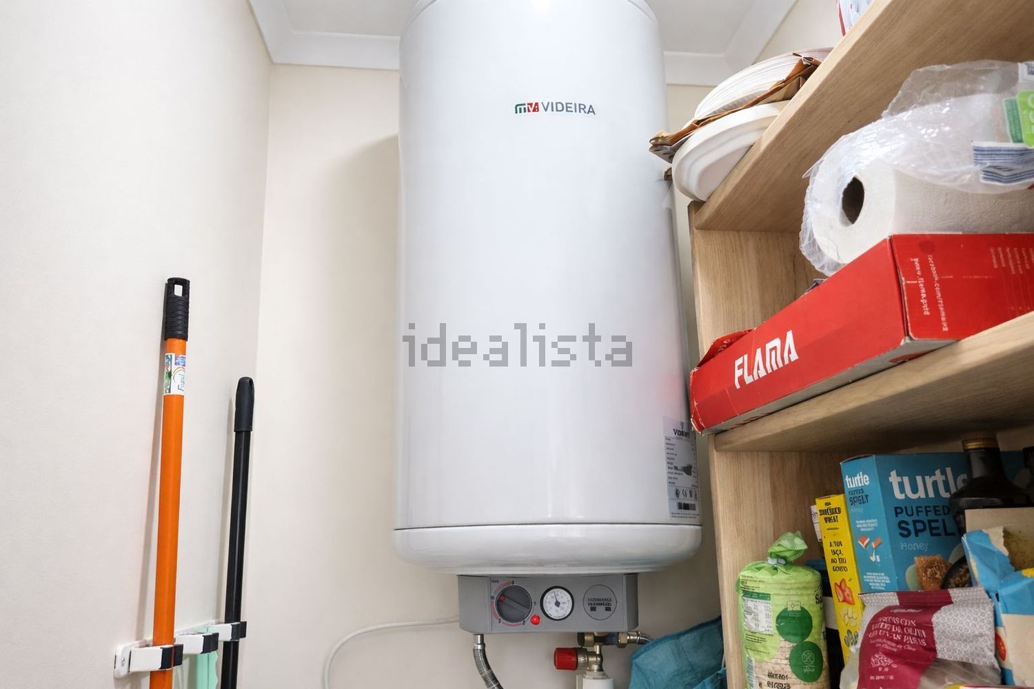 小楼房或独栋别墅出售在Estrada Nacional 10 - 仓库