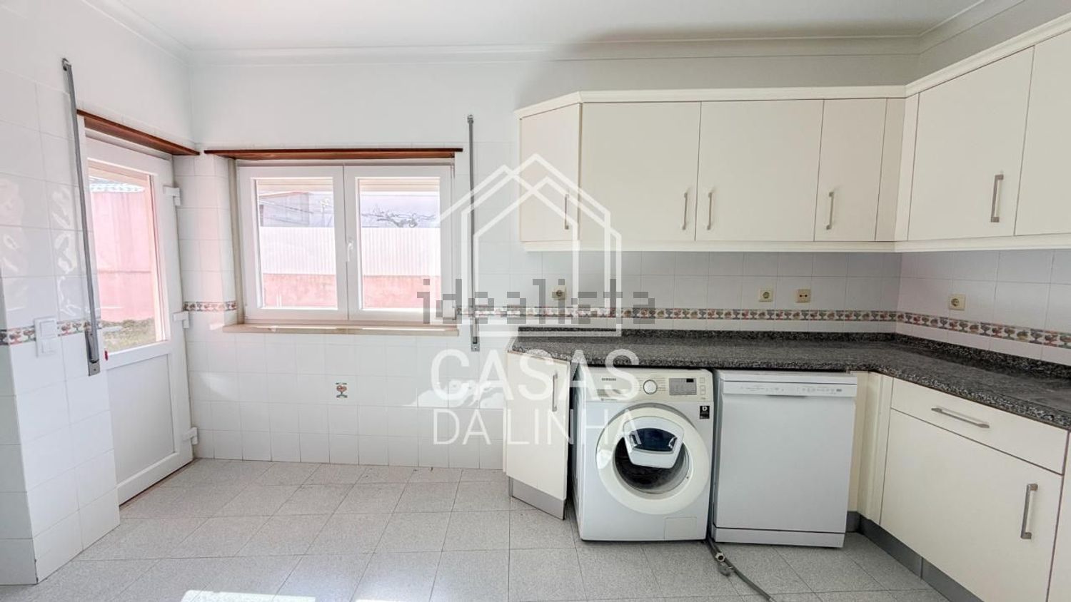 出租小楼房或独栋别墅在Tires - 厨房