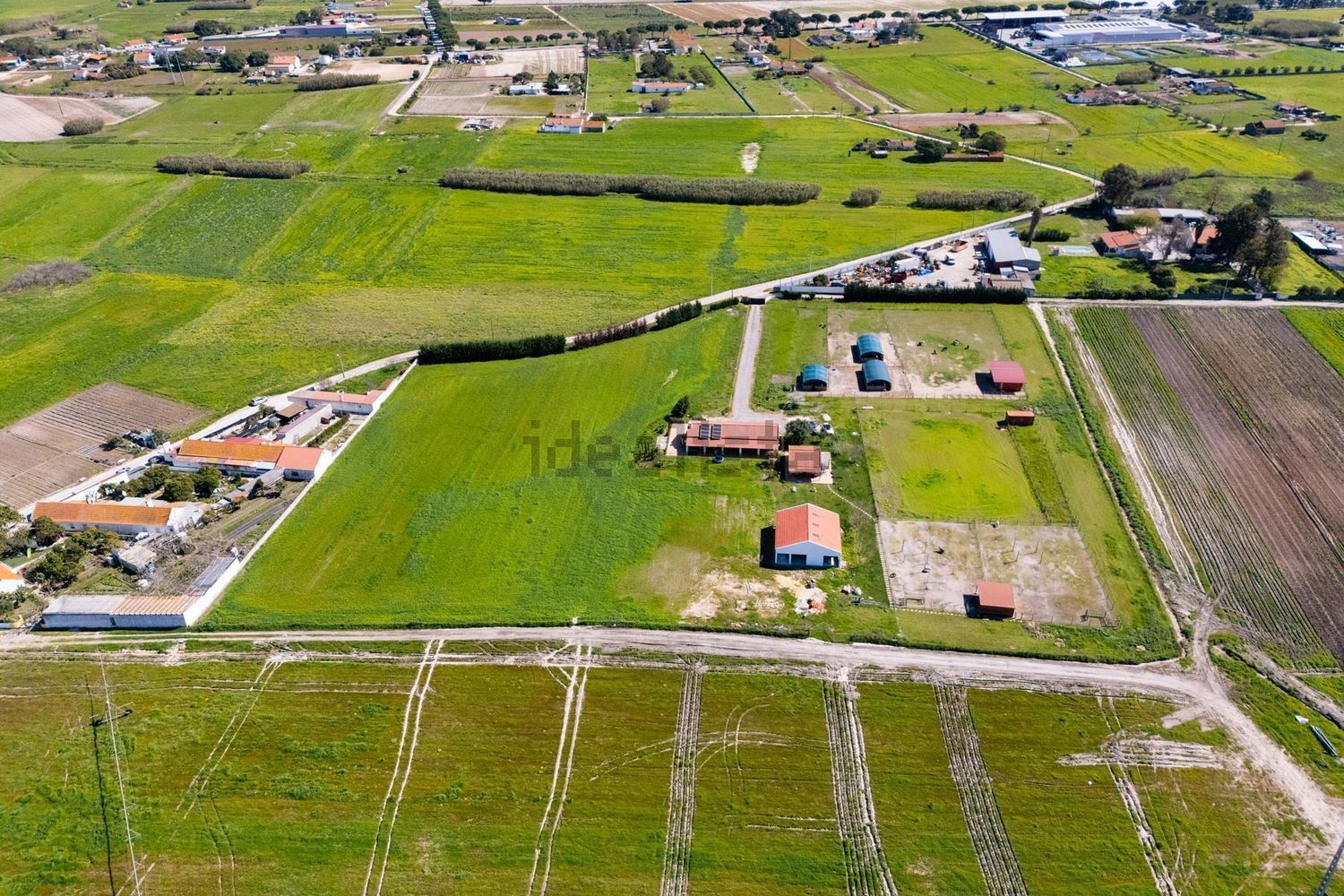 农庄出售在Estrada Vale Porrim s/n - 照片