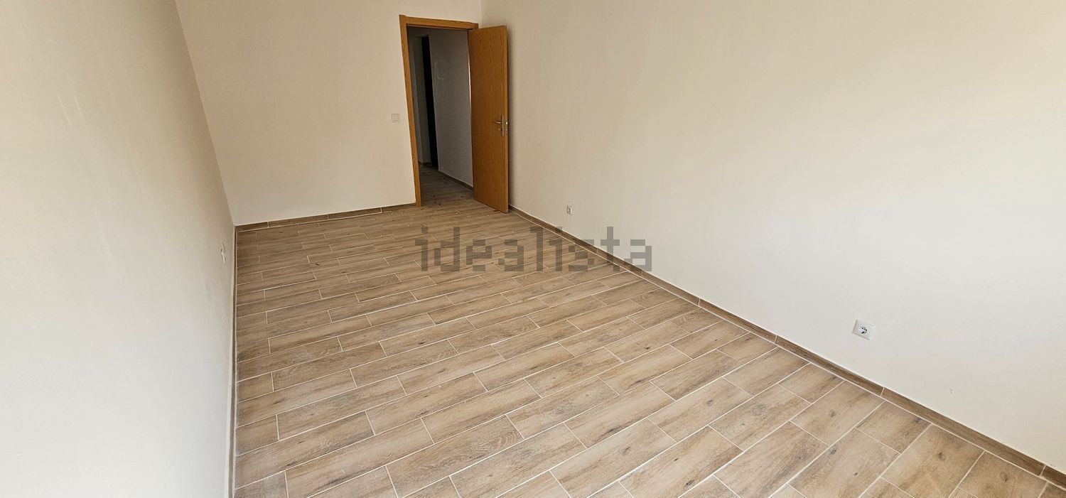 出租顶层公寓在Rua General Justiniano Padrel, 14 - 居住