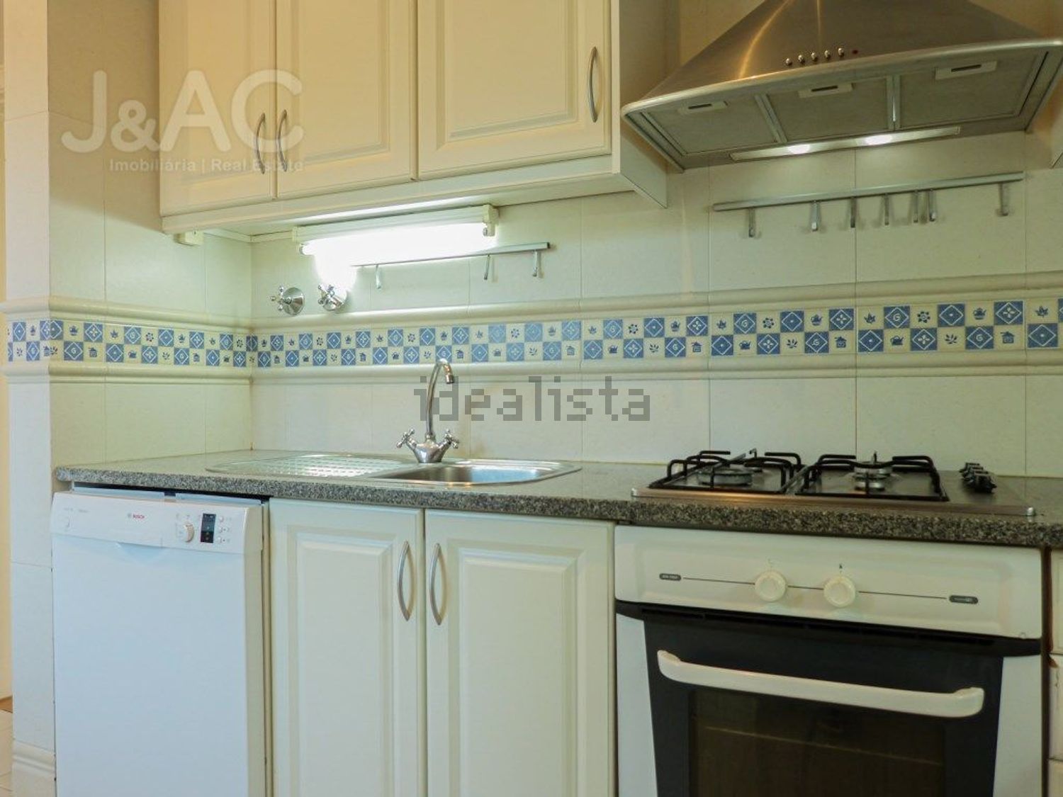 出租公寓 t2在Rua Antonio Carlos Oliveira - 厨房