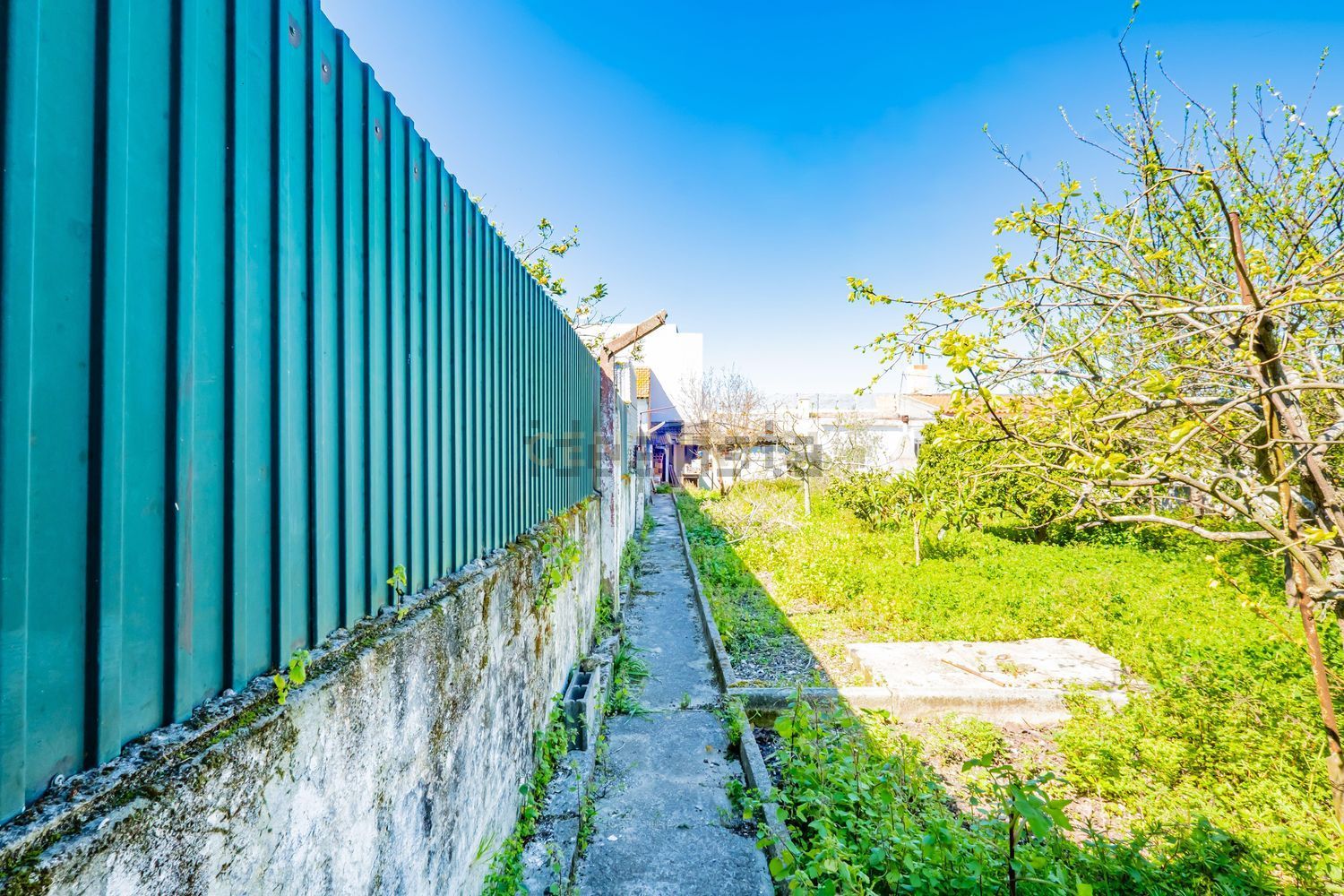 小楼房或独栋别墅出售在Rua General Humberto Delgado, 6 - 花园